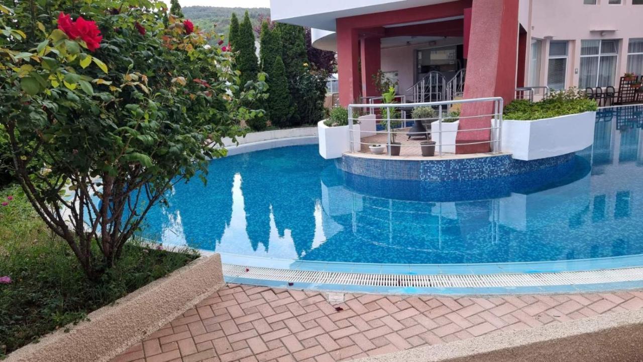 Бутикови Студиа Брита Kranevo Exterior foto
